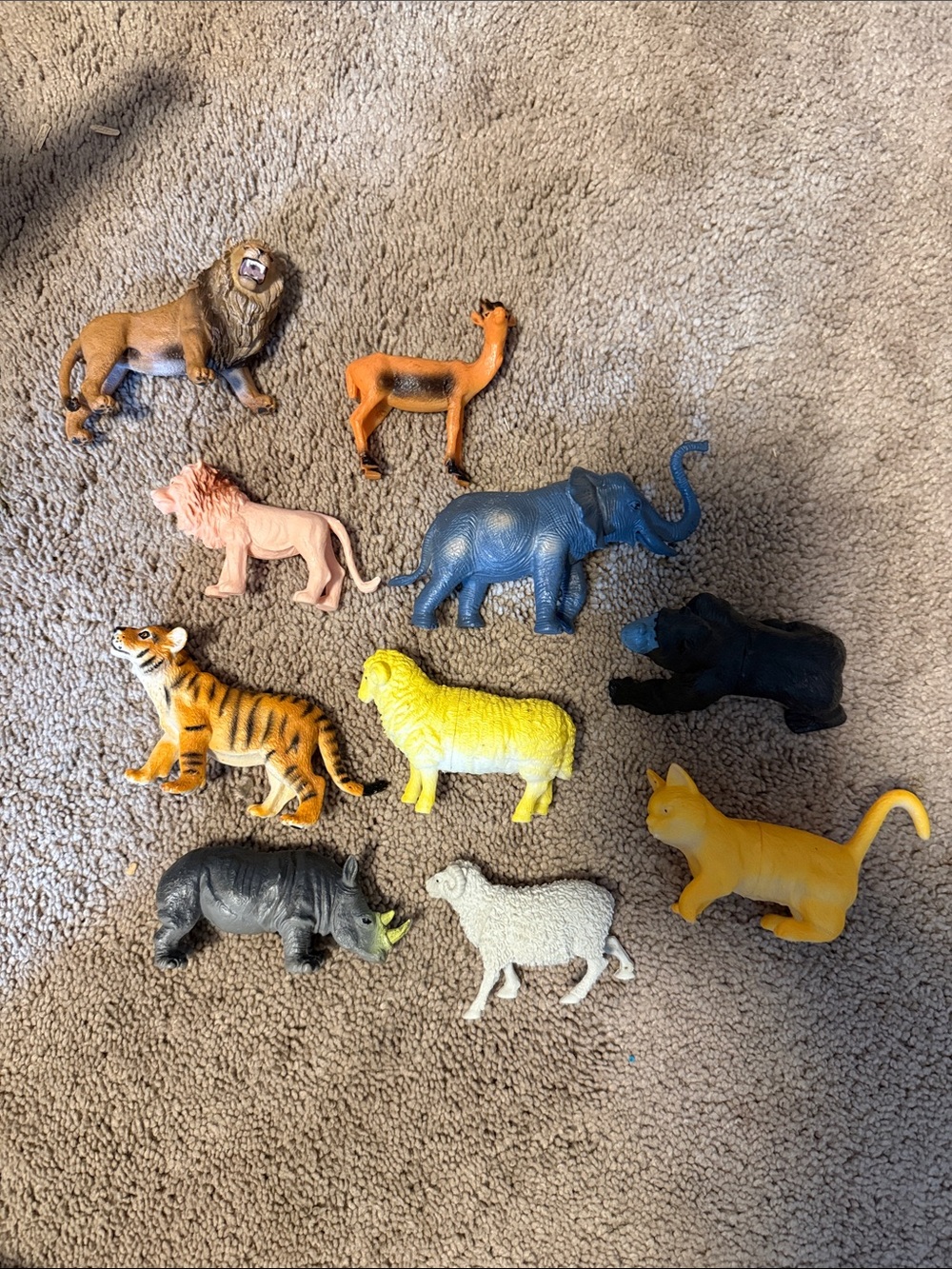 Safari/Zoo animal figurine bundle